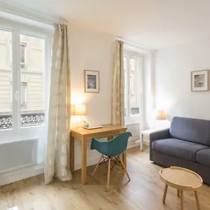 Les Toits De Alojamento de Acomodação e Pequeno-almoço Paris